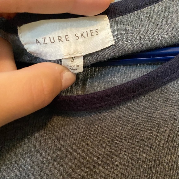 Aritzia cropped T-shirt - Picture 2 of 3